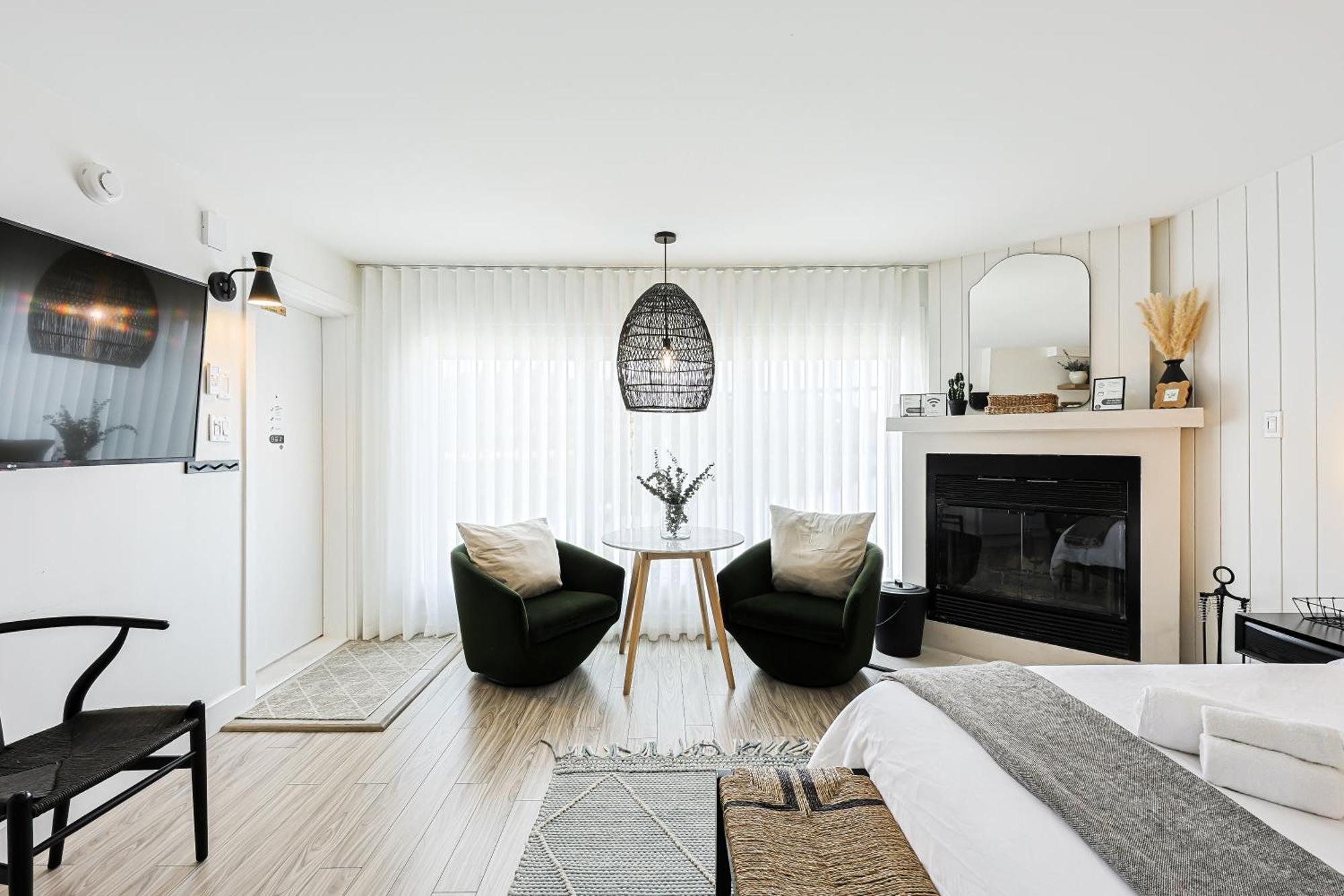 Les Lofts Du Lac Des Sables By Kasania 생트 아가트 데 몽 외부 사진